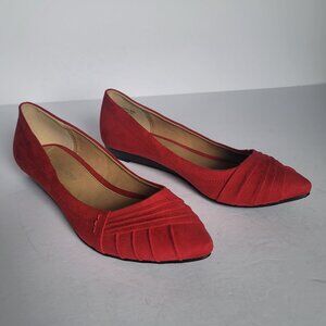 CL by Laundry Saleema Suede Ballet Flats Shoes in Chili Red. Size 9